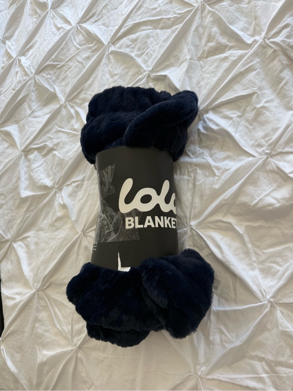 lola Navy Plush Blanket Roll